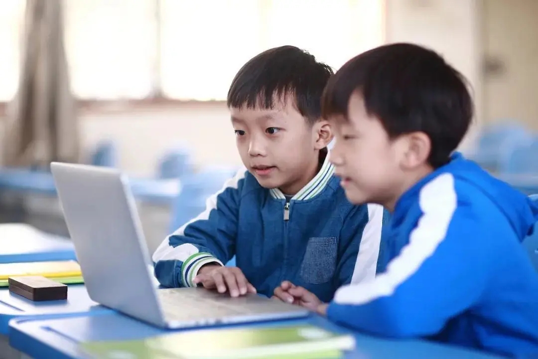 為什么越來(lái)越多人選擇在線教育？
